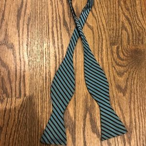 Striped men’s bow tie